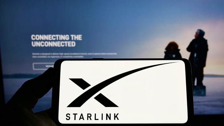 Starlink logo smartphone website