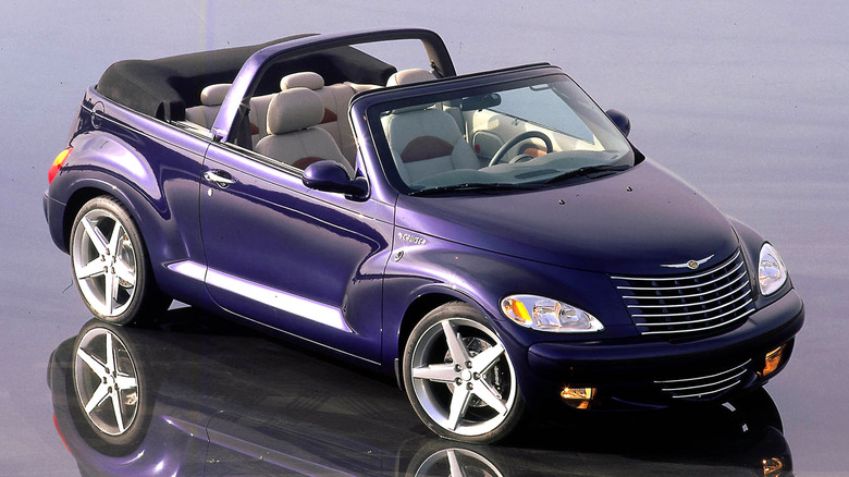 Chrysler PT Cruiser Convertible in purple
